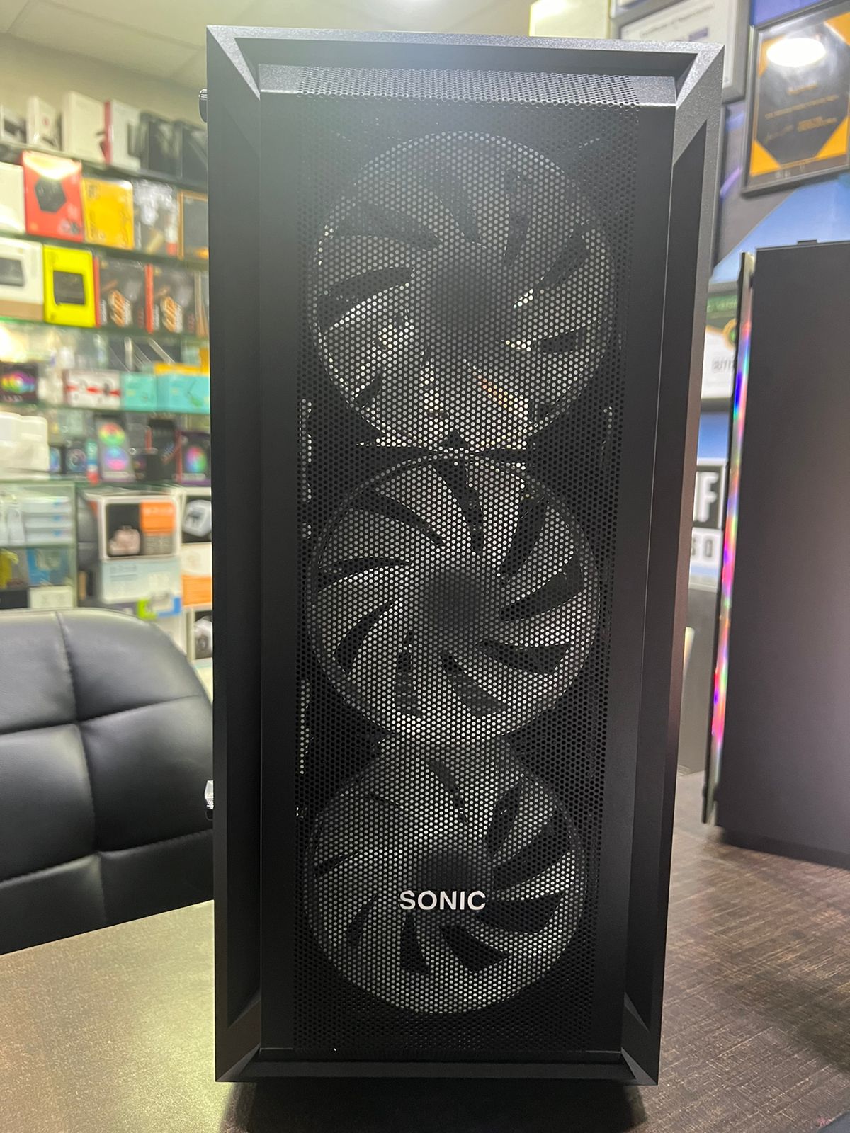 Sonic Casing R19 Black 3 RGB Fans Sonic Casing R19 Black 3 RGB Fans